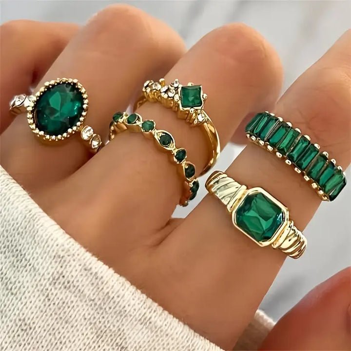Zarinae Exquisite Emerald Ring Set | Gold