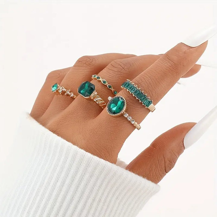 Zarinae Exquisite Emerald Ring Set | Gold