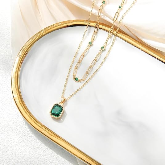 Emarald Clover Pendant Necklace | Gold