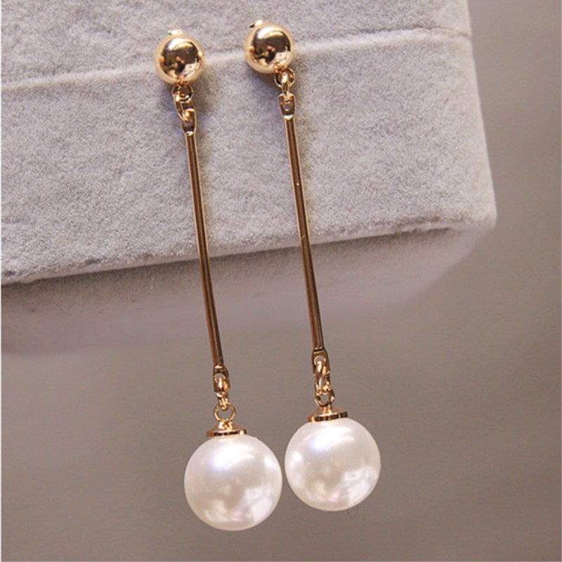 Elegant Hand-Plaid Pearl Earrings with Luxurious Dangle
