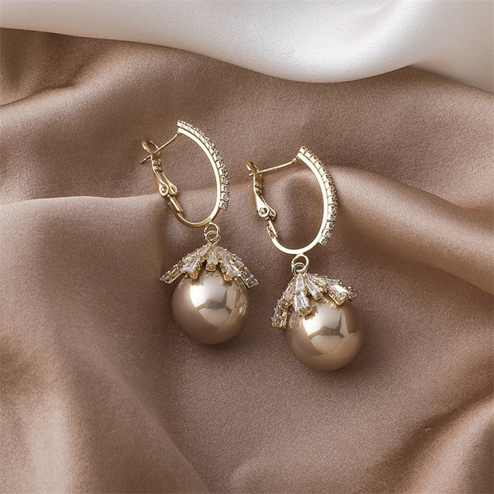 Modified title: Malya Pearl Earrings