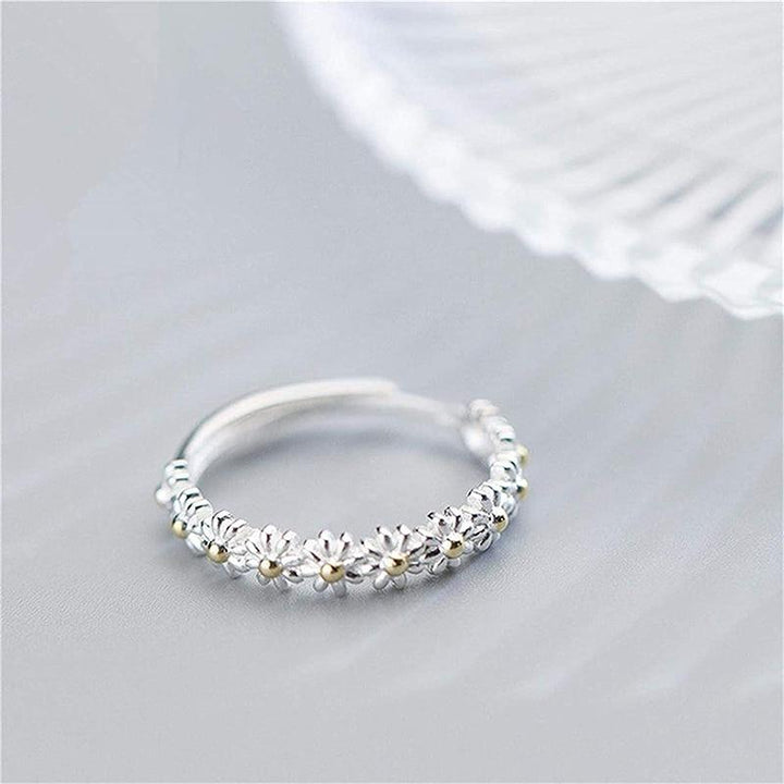 Adjustible Silver Ring with Daisy