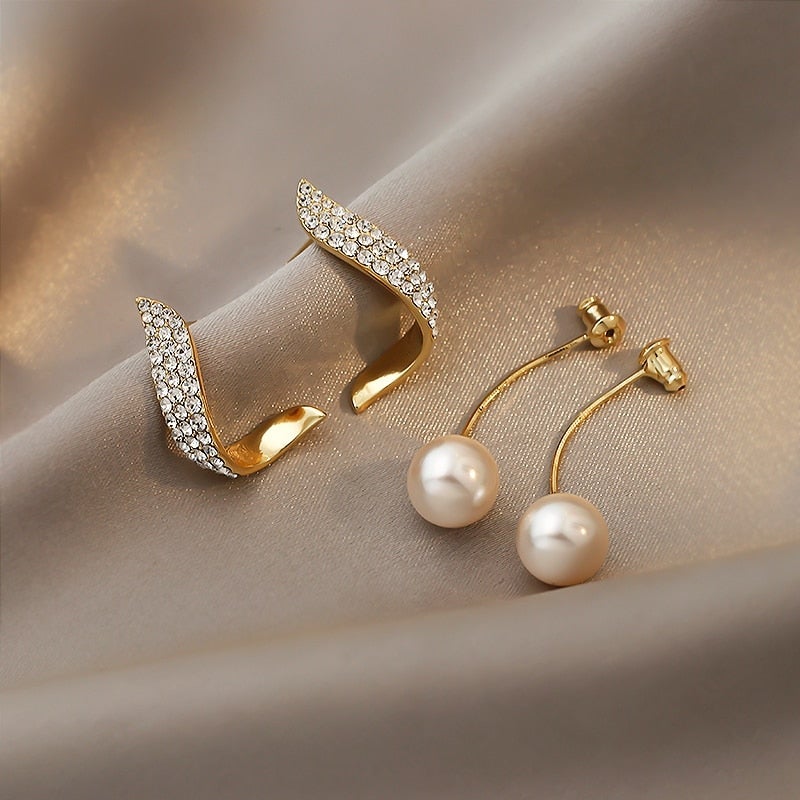 Pearly Earrings in Gold