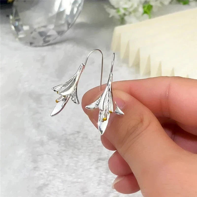 Earrings with Flowers Made of Silvar