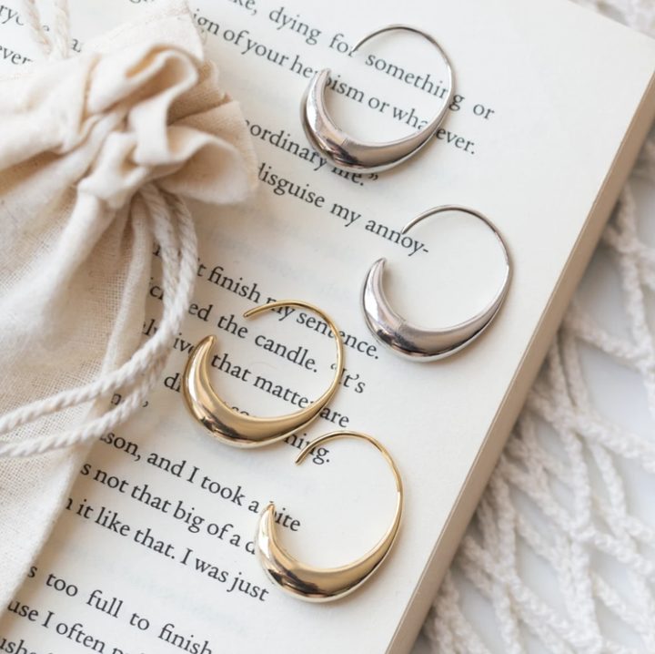 Luxeurious Earrings Made of Gold and Silver
