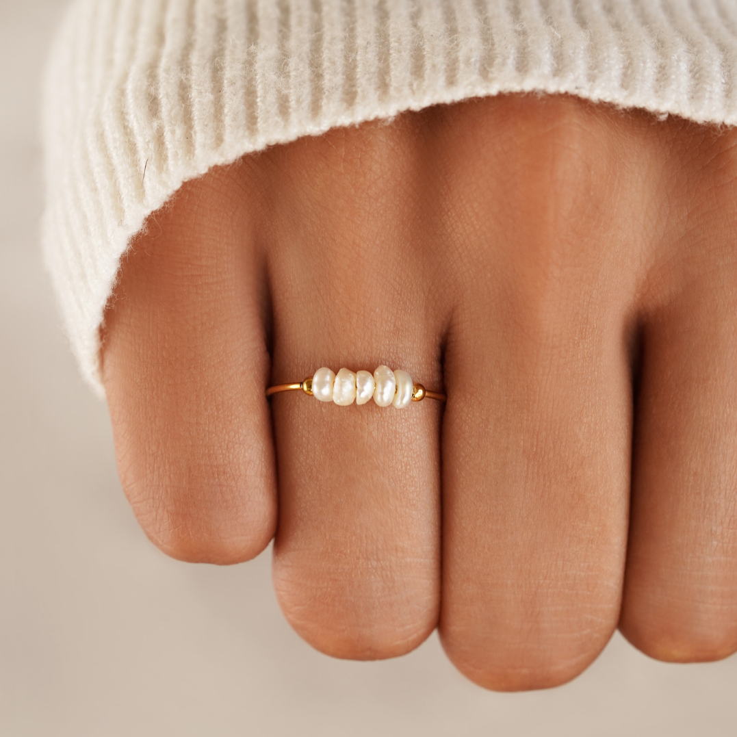 Clasic Ring with Freshwater Pearl