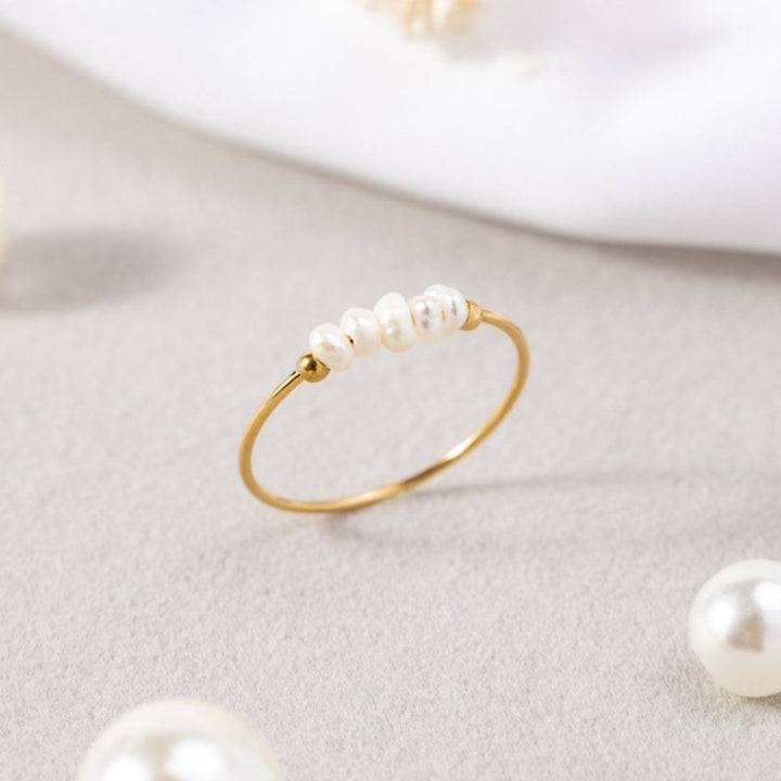 Clasic Ring with Freshwater Pearl