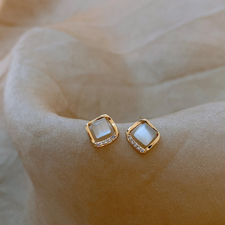 Elegent Earrings with Gold Moon Crystal