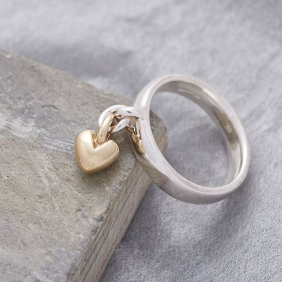 Vintaje Dangling Heart Silver Ring