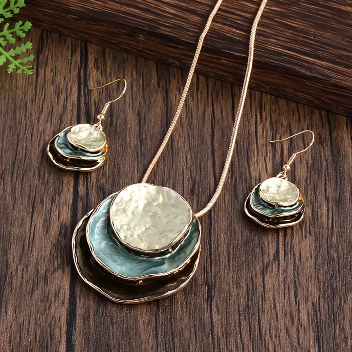 Layered Vintage Stone Set in Blue